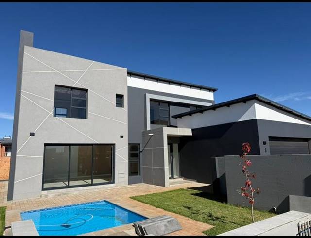 4 BEDROOM HOUSE FOR SALE IN FOUNTAINBROOK ESTATE